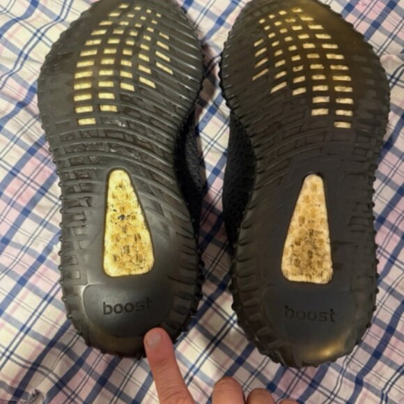 Size 9.5 - adidas Yeezy Boost 350 V2 Low Black Non-Reflective - Picture 8 of 12